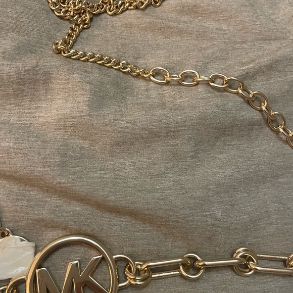 MICHAEL KORS Belt Gold size S/M
MK Logo Stainless Steel Metal Clip
Chain NEW! - Picture 6 of 6